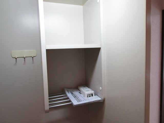 キッチン上部の棚です♪