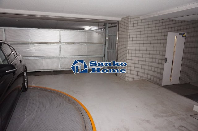 グランド・ガーラ銀座の駐車場
