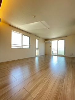 【居間・リビング】 | ソレアード泉 | ※同号室別部屋参考写真です。
