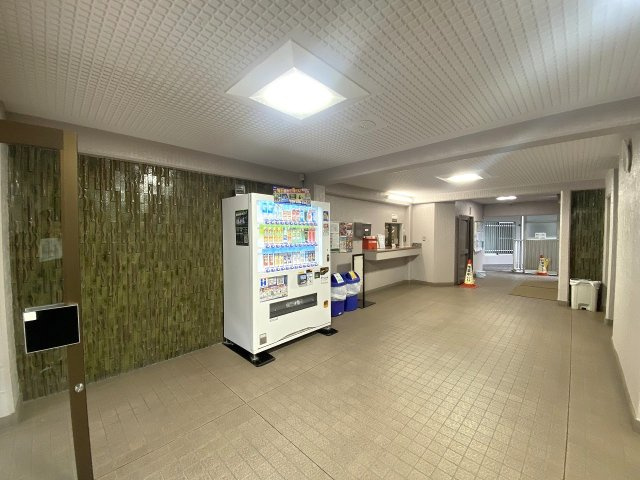 恒陽王子マンションのエントランス|エントランス中