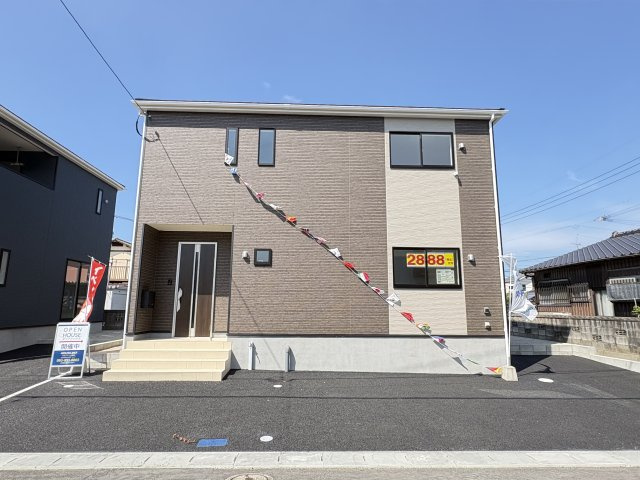 CRAIDLE GARDEN小倉南区上貫第7のキッチン|スライド収納を採用し、奥の物まで取り出しやすいキッチンです。