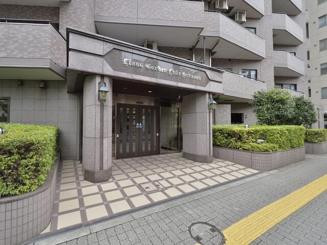 ライオンズガーデンヒルズ白山のエントランス
