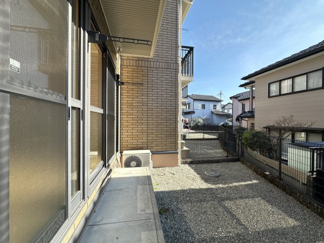 ローズコート南久万の庭