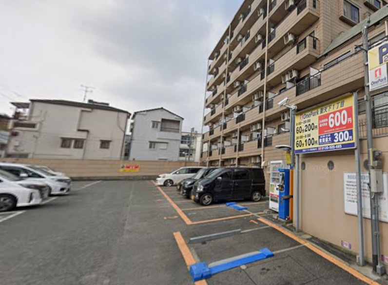 エフアール丸山通の駐車場