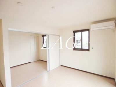 【居間・リビング】 | サンライズ梅丘 | 洋室のお部屋です。