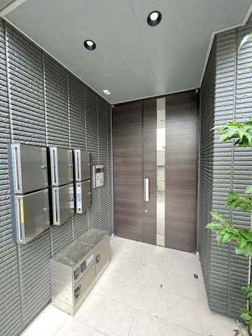 Maison de Collineのエントランス|オートロック付きのエントランス