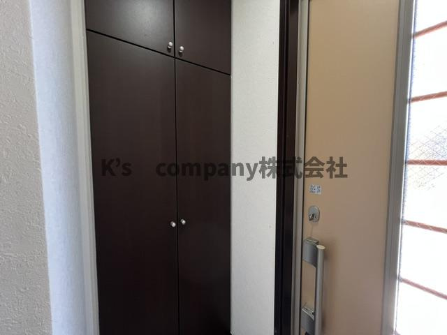 ●茅ヶ崎市小桜町　中古戸建◎の収納|玄関収納付き◇◇