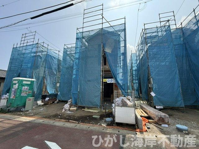 平塚市御殿3丁目　新築戸建　全３棟の外観|7月24日撮影　建築中　現地外観