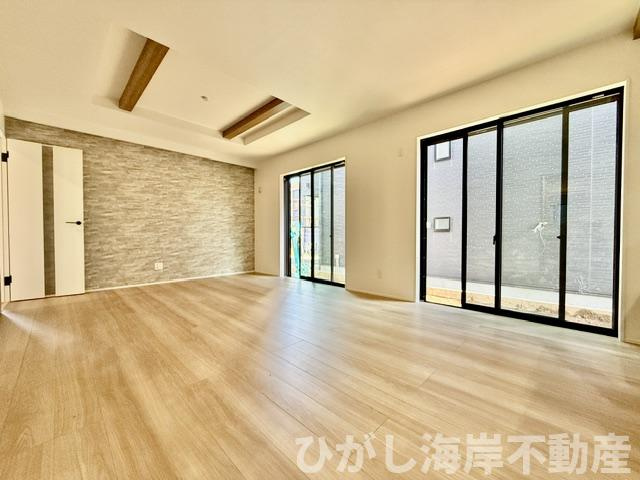 平塚市御殿3丁目　新築戸建　全３棟の居間・リビング|18帖　LDK