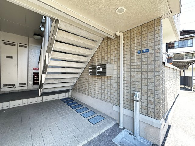 ジュネスあざみのエントランス