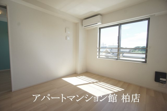 クレードルの居間・リビング|同施工会社、同型タイプです