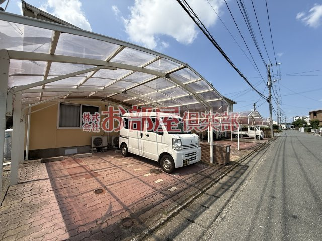 コーポリベールの駐車場|カースペースがあります