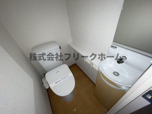 三鷹市井の頭１丁目の賃貸マンションのトイレ