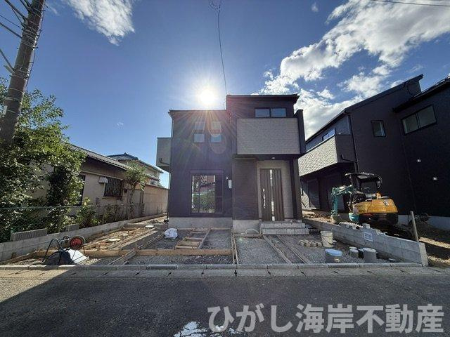 平塚市御殿3丁目　新築戸建　全３棟の外観|10月1日撮影　外構工事中　現地外観