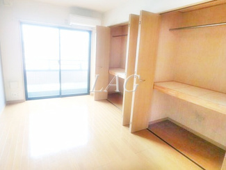 【居間・リビング】 | ＣＥＬＳＩＯＮ　ＳＵＧＡＭＯ | 洋室のお部屋です。