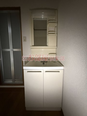 サンセットヒルズの洗面所|広い洗面スペース
