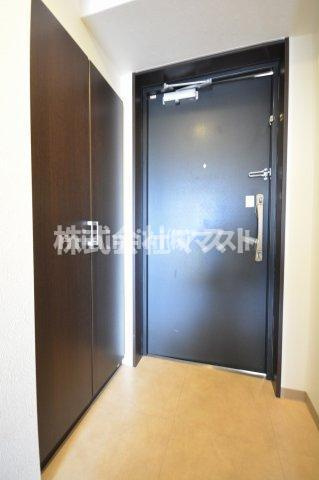 ヒルズ夕陽丘（下寺）の玄関