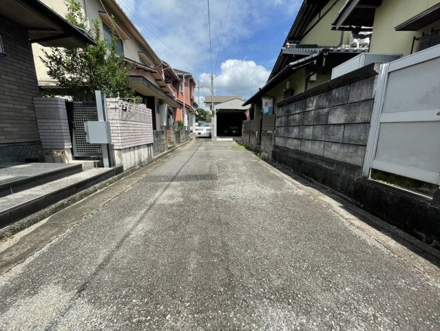 城北新町1丁目戸建ての前面道路含む現地写真|前面道路（西方向から）
