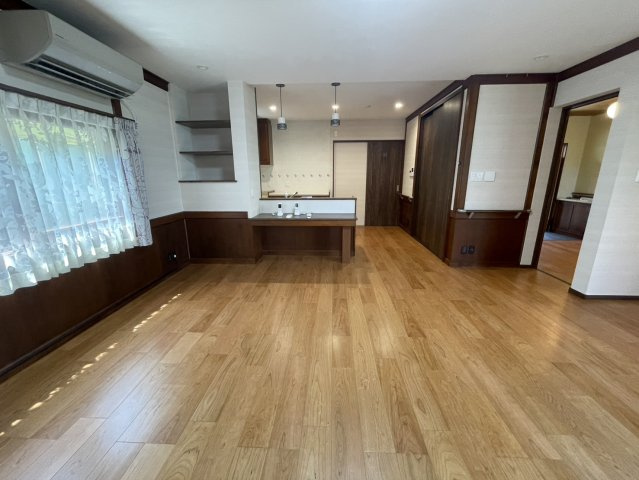 城北新町1丁目戸建ての居間・リビング|約14帖LDK