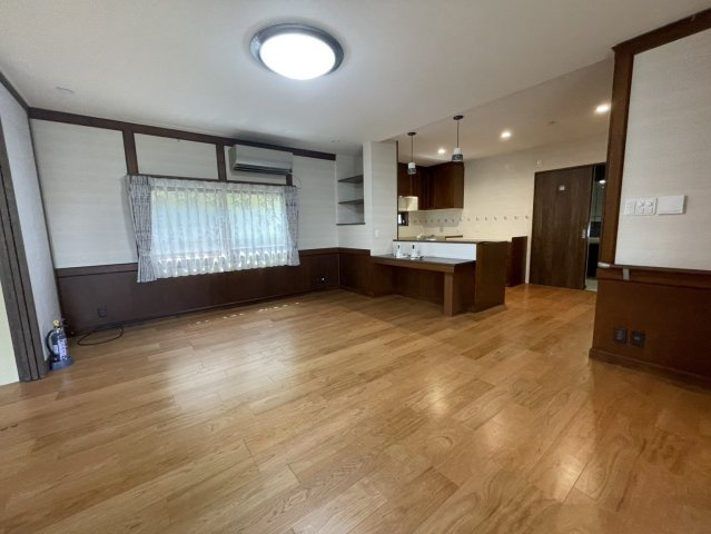 城北新町1丁目戸建ての居間・リビング