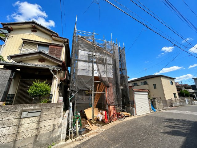 足立区東六月町新築戸建て【限定1棟】の前面道路含む現地写真|【8/30撮影】この場所に、家族の「ただいま」と笑顔があふれる毎日が始まります。