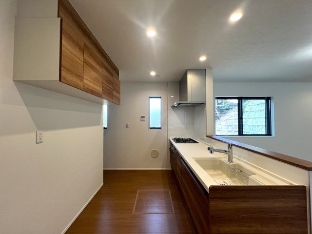 横浜なのに！？横浜だけど！？叶う自然を感じられ落ち着いた生活♪でも元町や中華街もしっかり生活圏で嬉しい♪な【中区本牧町2丁目新築戸建】のキッチン|お料理しやすいキッチンです