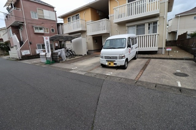 【駐車場】 | グランドソレーユ | 駐車場