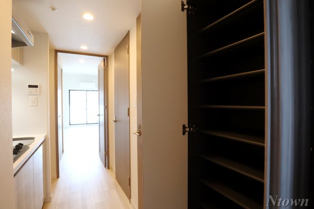 【玄関】 | S-RESIDENCE鶴舞Ⅱ | 収納もある玄関です