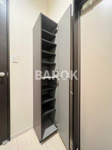 福岡市早良区野芥１丁目のアパートの玄関