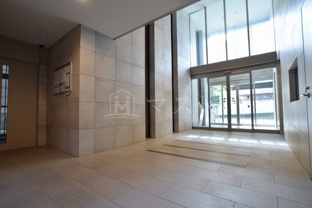 大阪市北区南森町２丁目の賃貸マンションのロビー