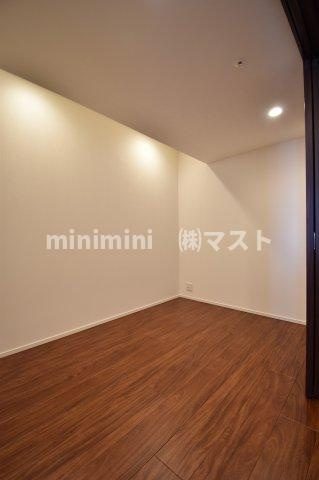 大阪市中央区南本町１丁目の賃貸マンションの洋室