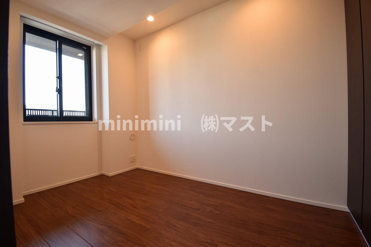 大阪市中央区南本町１丁目の賃貸マンションの洋室