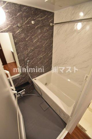 大阪市中央区南本町１丁目の賃貸マンションの浴室