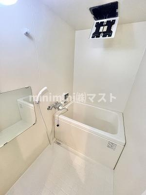 大阪市西区西本町３丁目の賃貸マンションの浴室