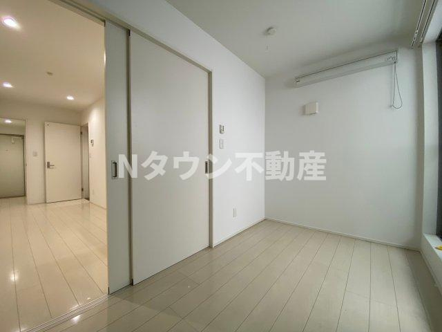 【寝室】 | ハーフス平安通 | 落ち着いて過ごせるお部屋なので、寝室にいかがでしょうか