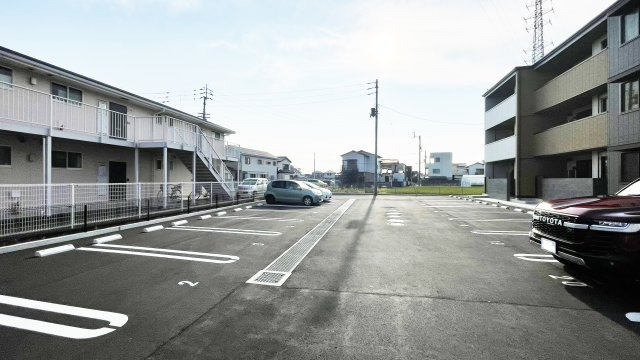 エグレットテラスⅡの駐車場