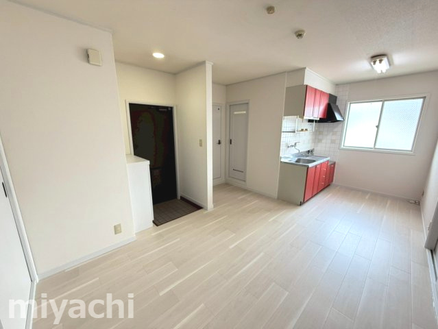 徳島市南矢三町３丁目のアパートの居間・リビング