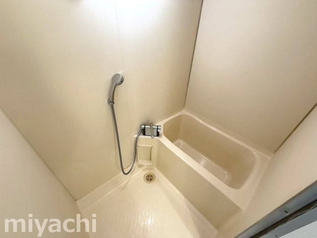 徳島市南矢三町３丁目のアパートの浴室