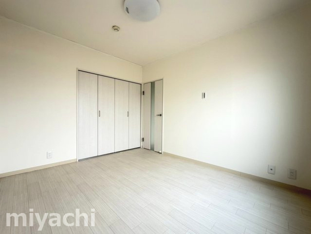 徳島市南島田町２丁目の賃貸マンションの洋室