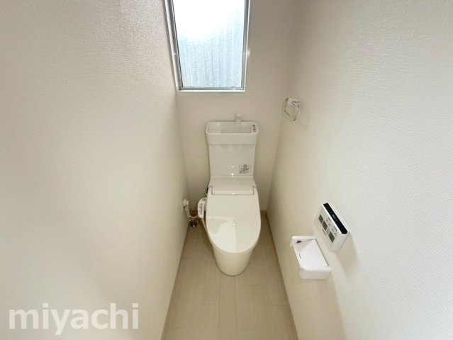 徳島市南島田町２丁目の賃貸マンションのトイレ
