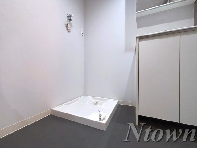 【設備】 | カーサフォルテ辻町 | 洗濯機置き場です