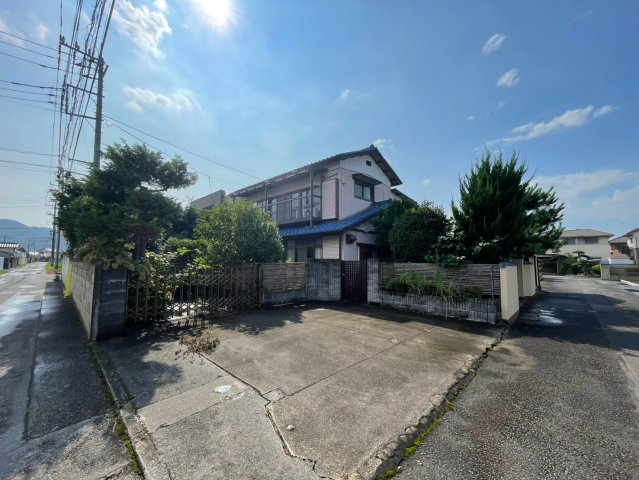 栃木市薗部町　中古戸建の駐車場