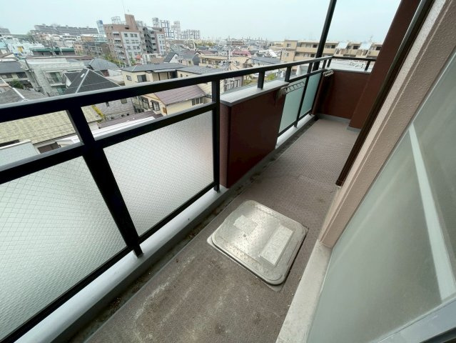 芦屋市南宮町の賃貸マンションのバルコニー