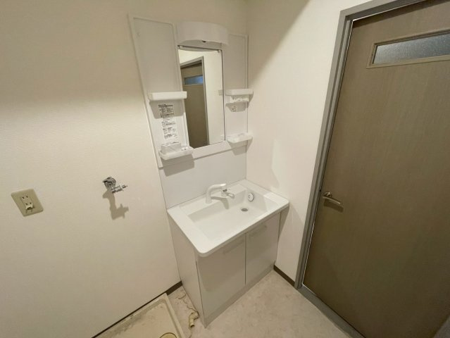 芦屋市南宮町の賃貸マンションの洗面所