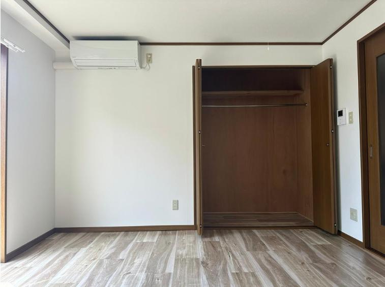 神戸市灘区大石東町６丁目の賃貸マンションの居間・リビング