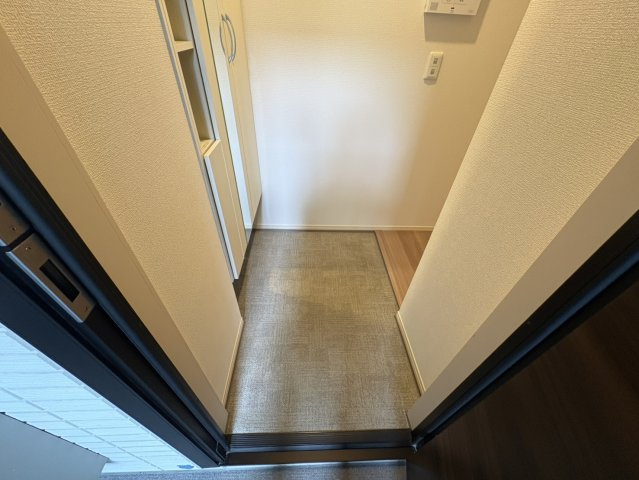 神戸市東灘区本山中町２丁目のアパートの玄関