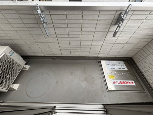 神戸市東灘区本山中町２丁目のアパートのバルコニー