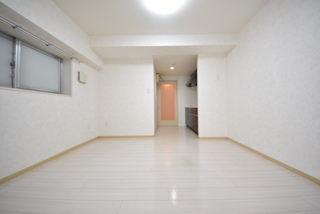 神戸市中央区磯辺通２丁目の賃貸マンションの居間・リビング