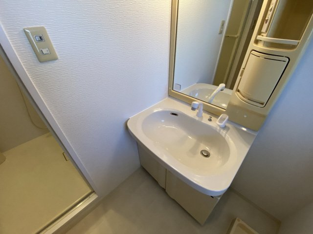 芦屋市清水町の賃貸マンションの洗面所