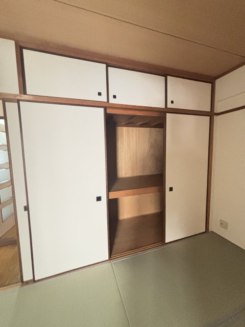 芦屋市清水町の賃貸マンションの収納